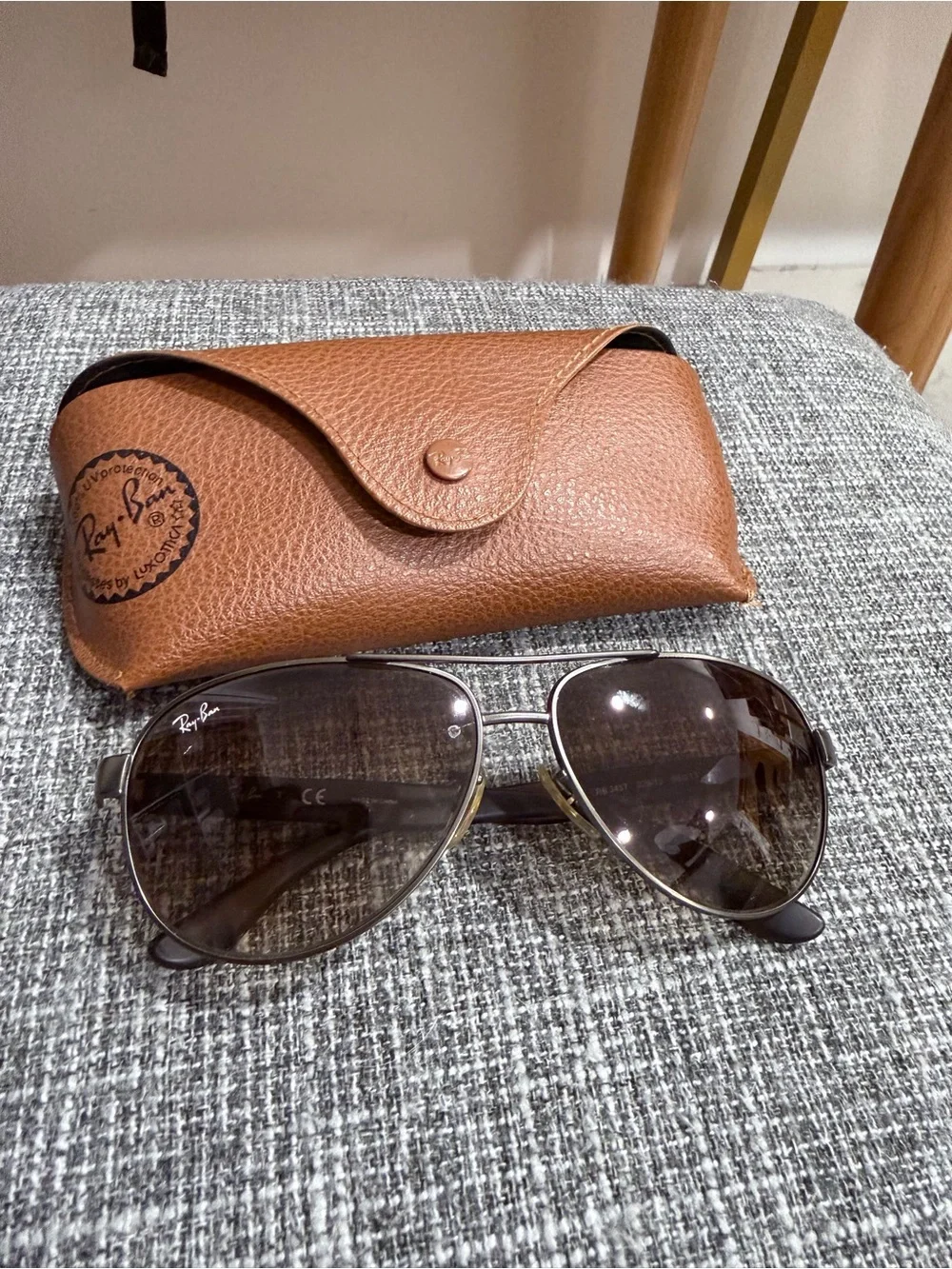 Ray-Ban Brown Gradient Aviator Shades Unisex 59mm